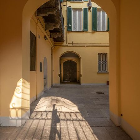 Appartamento Tivano In Centro Storico Como Exteriör bild