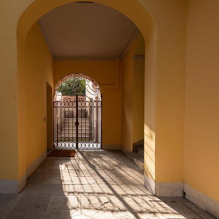 Appartamento Tivano In Centro Storico Como Exteriör bild