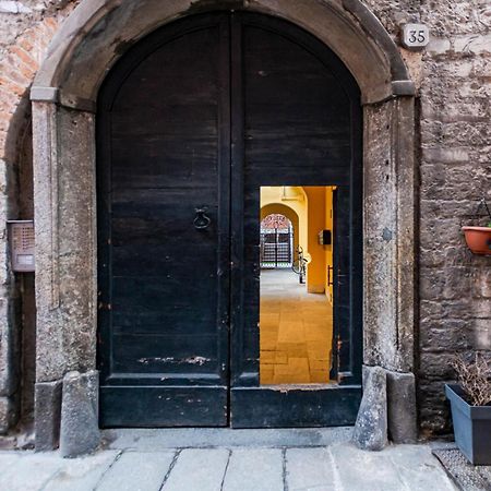 Appartamento Tivano In Centro Storico Como Exteriör bild