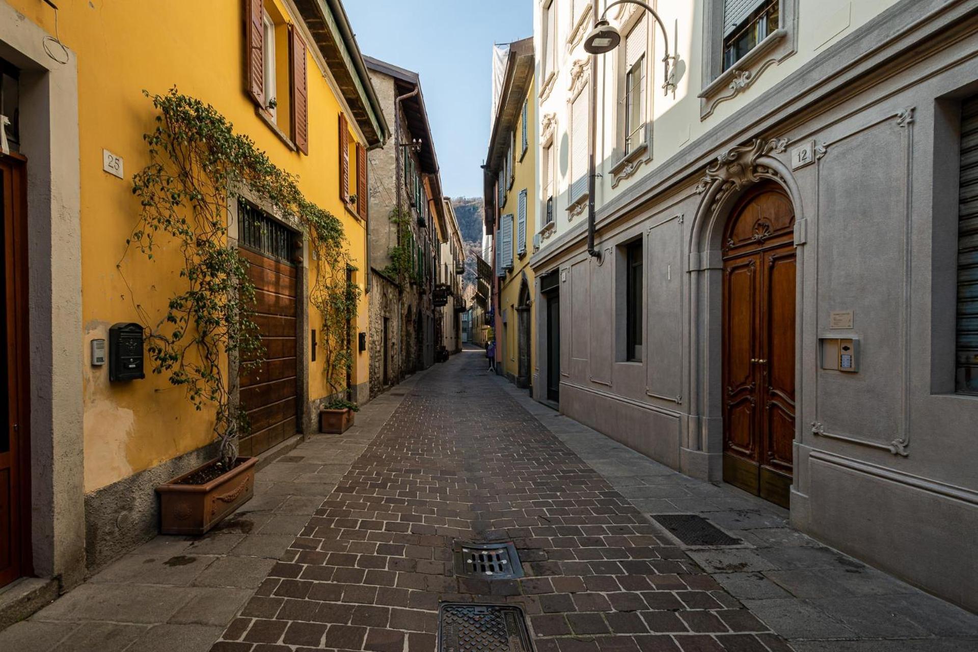 Appartamento Tivano In Centro Storico Como Exteriör bild