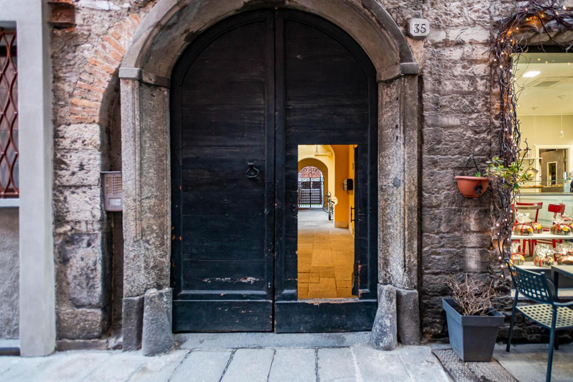 Appartamento Tivano In Centro Storico Como Exteriör bild