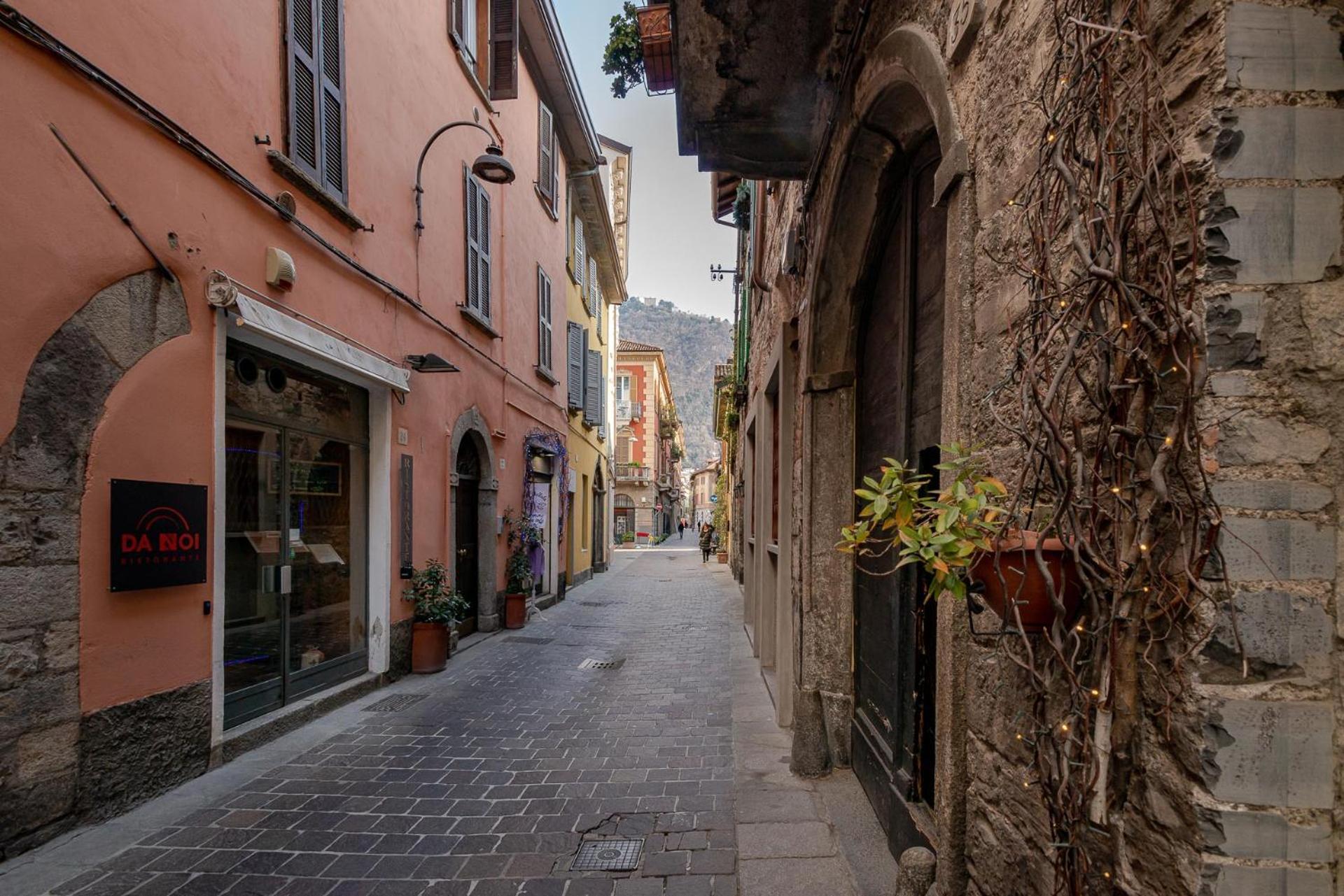 Appartamento Tivano In Centro Storico Como Exteriör bild
